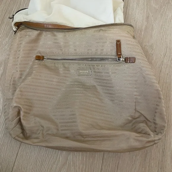 Vintage Prada Bag 🤍 - Picture 4 of 16